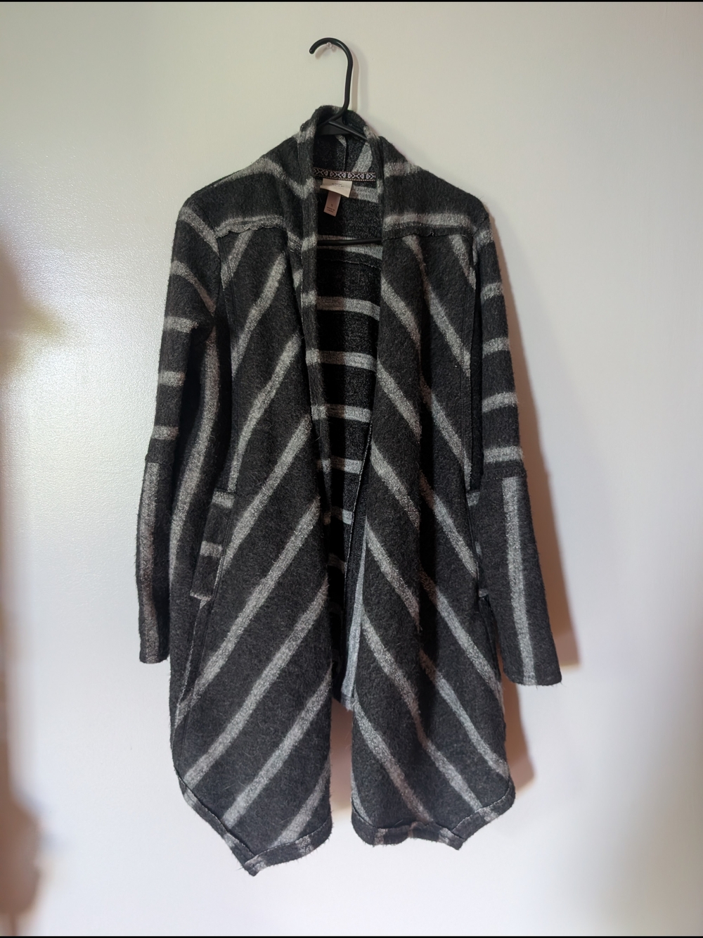 Knox Rose Open-Front Diagonal Stripe Cardigan - Gray/White